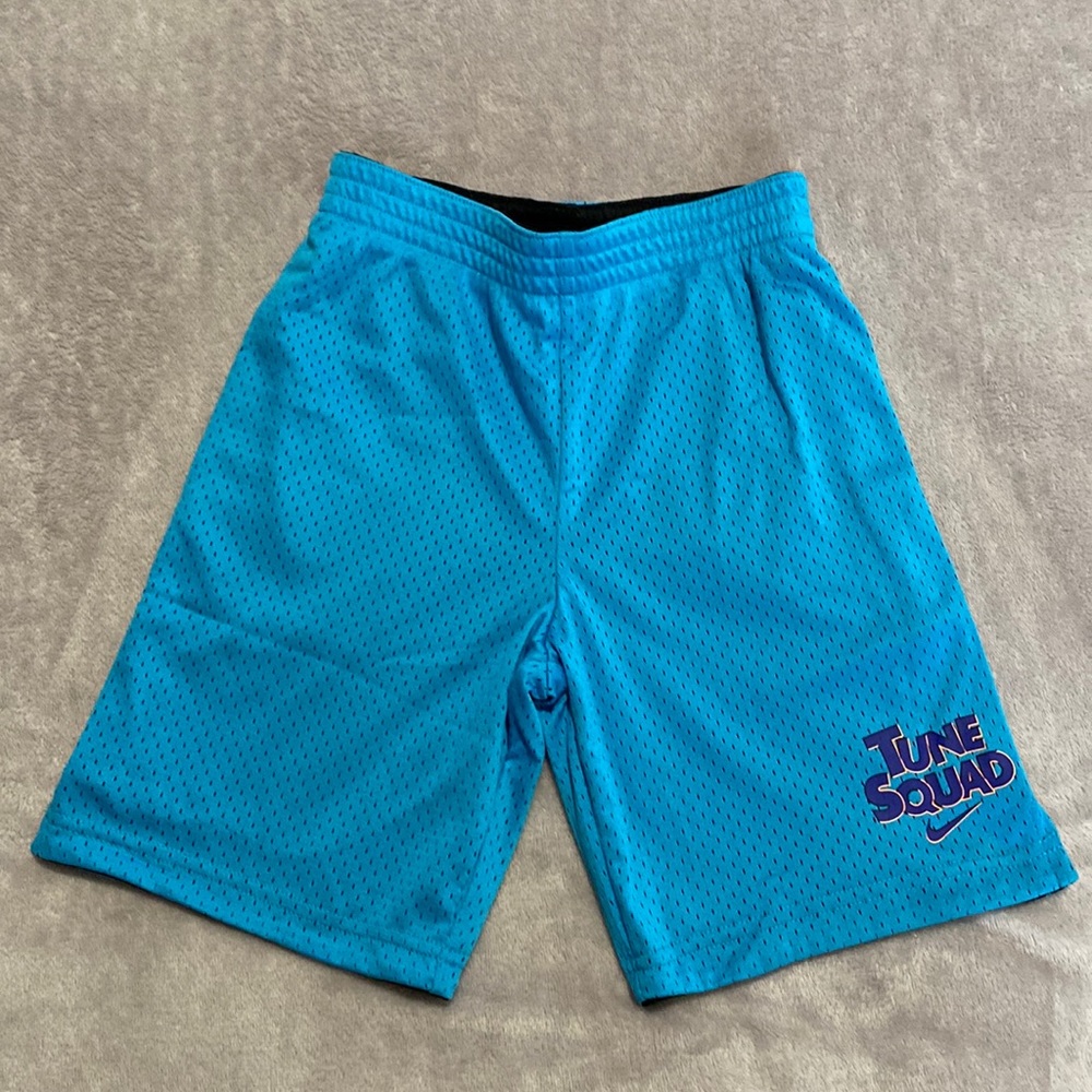 Nike kids reversible shorts Size 6